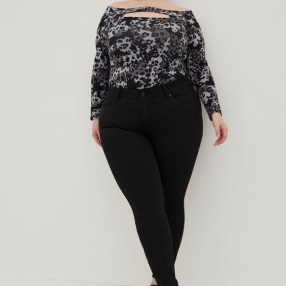 Torrid size 4LoveSick Cold Shoulder Keyhole Tee - Super Soft Black Hiding Skulls - Picture 3 of 10